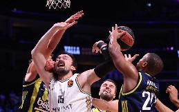 SVE JE REALIZOVANO Crno-beli doveli novog centra 