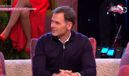 TOTALNO NEOČEKIVANO: Siniša Mali zasvirao na gitari poznati hit (VIDEO)