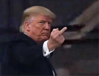 HAOS U FORDOVOJ FABRICI! Tramp pobesneo zbog njega, pokazao mu srednji prst!