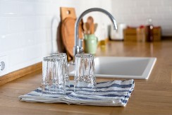 OVO NE ZNAJU NI ISKUSNE DOMAĆICE NIKADA ne okrećite čaše posle pranja - evo zbog čega