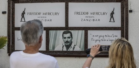 UMRLA JE TAJNA ĆERKA FREDIJA MERKJURIJA Bibi je sada sa ocem, a tajna da postoji čuvana je 50 godina