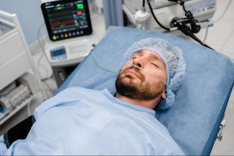 PROBUDIO SE U OPERACIONOJ SALI I POČEO TEČNO DA GOVORI ŠPANSKI Lekari su bili zapanjeni - nikada nije znao taj jezik