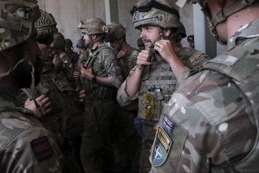 BRITANSKI MARINCI SE PRIPREMAJU ZA RAT SA RUSIJOM? "U dubokom snegu artičkih planina..."