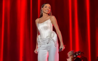 NAJBLIŽI NA OKUPU, A NA TORTI POSEBAN NATPIS Emina Jahović proslavila 43. rođendan u Istanbulu! (FOTO)