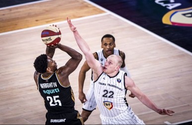 DUBAI POBEDIO KLUŽ U GOSTIMA Dominacija Rajta i Kabengelea donela evroligašu pobedu 