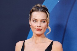 Utegla se u lateks: Ovo je kostim koji je zaprepastio javnost, a kada vidite o kojem filmu je reč, biće vam sve jasno