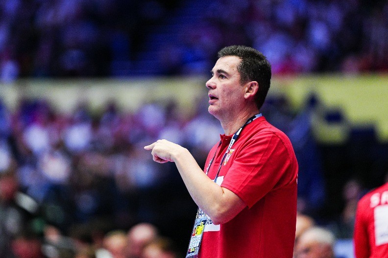 SELEKTOR SRBIJE VIKNUO NA TAJM-AUTU Španac govorio na srpskom na prvenstvu Evrope, ovo je razlog