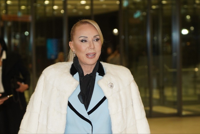 NIŠTA NIJE IMALA, A ONDA SE POJAVILA LEPA BRENA Ovako je pevačica pomogla mladoj koleginici, nikada joj neće zaboraviti!