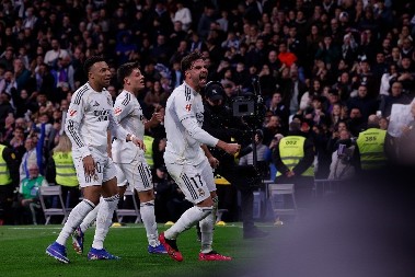 KO ĆE NA KLUPU REALA? Legendarni trener odjavio Madriđane