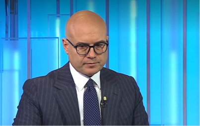 LIDER SNS VUČEVIĆ OSUDIO DIVLJAČKI NAPAD NA PREDSEDNIKA VUČIĆA U ČAČKU: Nikada ni jedan političar nije bio izložen tako monstruoznoj kampanji!