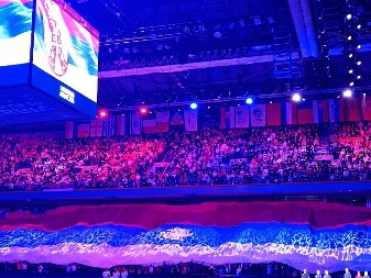 VIJORI SE SRPSKA TROBOJKA Sjajne scene u Areni pred vaterpolo klasik 