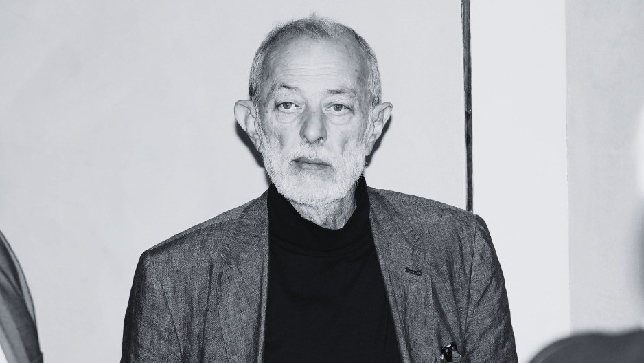 MIKINA SAHRANA SE ODLAŽE ZBOG OVOGA Supruga se oglasila: "Još ne znamo..." 