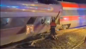 SABLASNE SCENE U ŠPANIJI NAKON NESREĆE! Najmanje 39 poginulih, za mnogima se traga