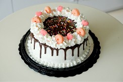 CRNO BELA TORTA ZA DEČIJE ROĐENDANE Ko je jednom proba stalno joj se vraća