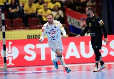 SKANDAL POTRESA EVROPSKI ŠAMPIONAT Puštali ustaške pesme na utakmici, Šveđanin se momentalno oglasio i otkrio sve: "Pišu mi i Srbi i Hrvati, primili smo dojavu..."