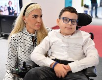 U SRBIJI IMAMO DECU KOJA HODAJU I TRČE ZAHVALJUJUĆI SKRININGU NA SMA Majka teško bolesnog Matije za Alo! o borbi sa opakom bolešću