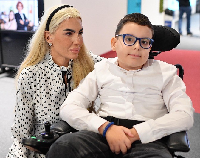 U SRBIJI IMAMO DECU KOJA HODAJU I TRČE ZAHVALJUJUĆI SKRININGU NA SMA Majka teško bolesnog Matije za Alo! o borbi sa opakom bolešću