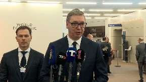 ''MISLIM DA NISU SPREMNI VOJNIM SREDSTVIMA DA BRANE GRENLAND'' Vučić iz Davosa poslao snažnu poruku