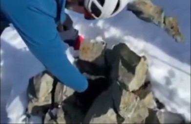 PLANINARI PRONAŠLI KONZERVU TUNJEVINE STARU 54 GODINE Kad su videli skrivenu poruku unutra - zanemeli od šoka! 