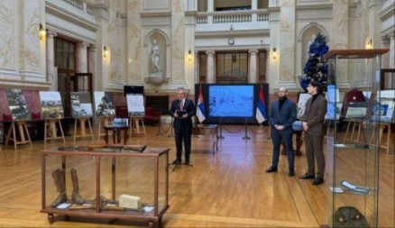 DA SE NE UVREDE PICULA I ŠTIR! Blokaderima smeta čak i izložba o Jasenovcu u holu Narodne skupštine