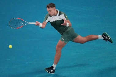 NIŠTA OD SENZACIJE Međedović odlično krenuo, pa se raspao protiv šestog tenisera sveta