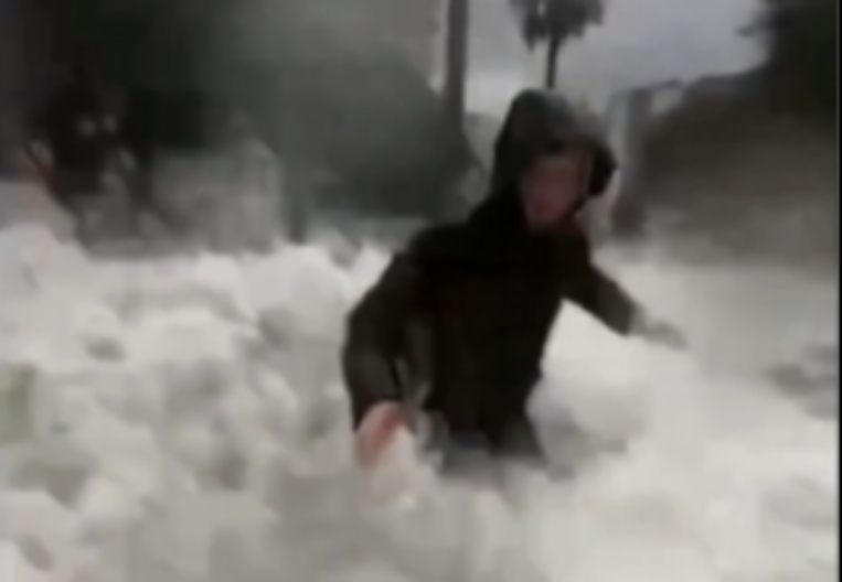 APOKALIPTIČNO STANJE NA JUGU ZEMLJE! Olujno nevreme paralisalo Italiju, cikon Haris RAZORIO sve! (VIDEO)