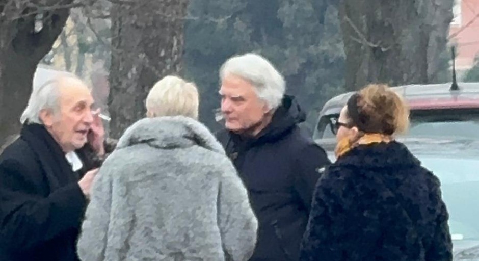 PRVI STIGLI NA SAHRANU MIKE ALEKSIĆA Bili su mu velika podrška! (FOTO/VIDEO)