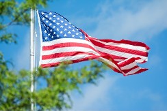 Zapaljena američka zastava u Cirihu - Tramp nije dobrodošao