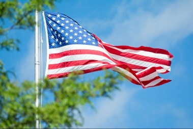 Zapaljena američka zastava u Cirihu - Tramp nije dobrodošao