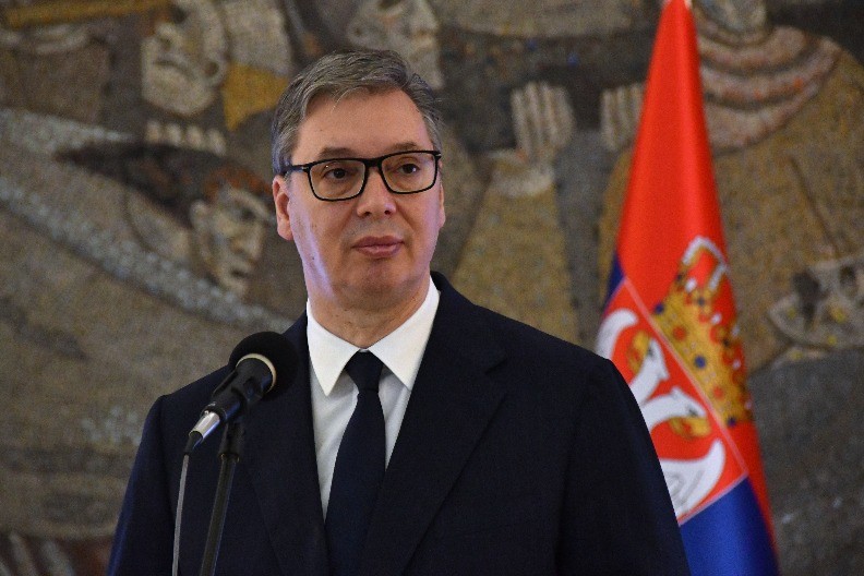MEDIJSKIM SNAJPEROM NA VUČIĆA! Zašto je plasirana lažna afera Sarajevo safari i šta joj je bio glavni cilj