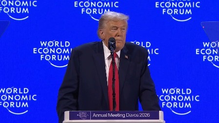 Sve oči su uprte u njega - dok Evropa strepi, Tramp u Davosu pozdravlja prijatelje i neprijatelje