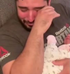 Cela Srbija plakala uz snimak tate i bebe: Onda je isplivala istina koja je sve razbesnela!