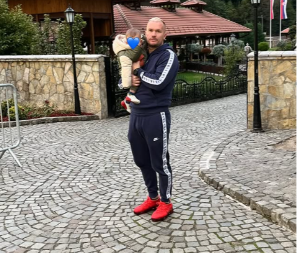 "NIJE ZVAO NA BOŽIĆ, A NI DANAS" Munjezov sin napunio prvu godinu, on izostao sa proslave?! (FOTO)