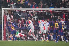 LIGA ŠAMPIONA Ludnica u Pragu, kakva greška Levandovskog