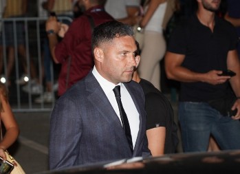 ŠOK SCENE! Tošić sa policijom napustio kuću, evo šta se dešava na Dedinju!