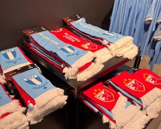 ZAVIRITE U ŠOP MALMEA Od Zvezde do dresova za pse (VIDEO)