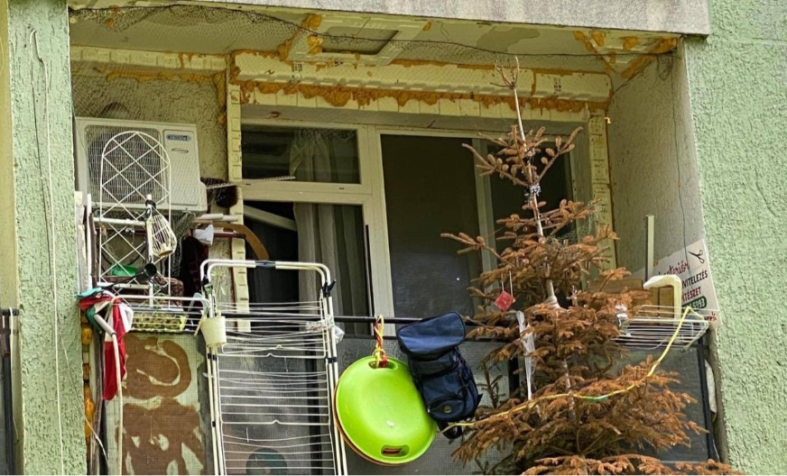 DA PUKNEŠ OD SMEHA Ovako izgleda prosečan BALKON na Balkanu, OVA stvar privukla posebnu pažnju (FOTO)