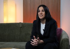 BLOKADERI ODBILI MAJKU BOLESNOG DETETA JER PODRŽAVA VUČIĆA  Perić iz RFZO za Alo: Notorna je laž da se deca leče SMS porukama (VIDEO)