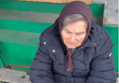 KORISNICI MREŽA GRCAJU U SUZAMA Tiktoker rasplakao Srbiju: Prišao baki na ulici, a onda je usledila PREEMOTIVNA SCENA (VIDEO)