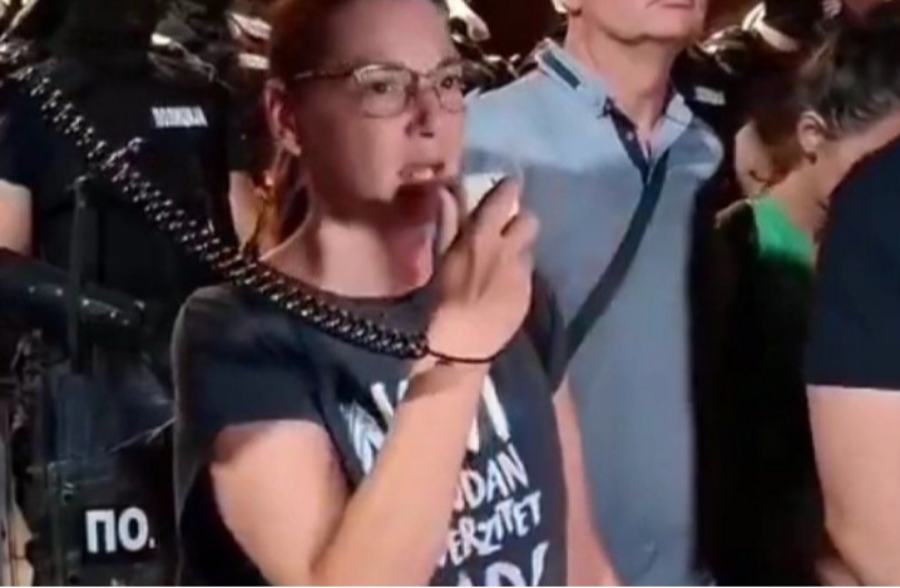 ŠTA BI JOJ MAJKA REKLA? Bivša dekanka zvala policiju zbog "duhovne ugroženosti", a njena ćerka profesorka kuka kada policija štiti fakultet