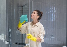 Moja tuš kabina sija kao nova! Kamenac nestaje za tren kad ga ovim isprskam