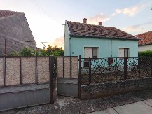 "NA SAMO 7.350 KM OD NJUJORKA" Oglas za kuću nasmejao celu Srbiju, Slavko postao hit na mrežama! (FOTO)