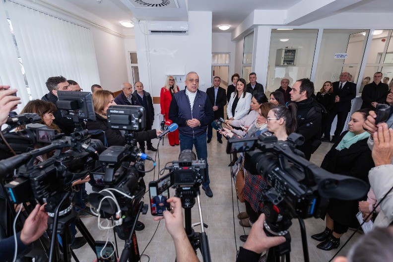DRŽAVA ULAŽE U ZDRAVLJE Gradonačelnik Stevan Bakić otvorio novoizgrađenu ambulantu na Paliću