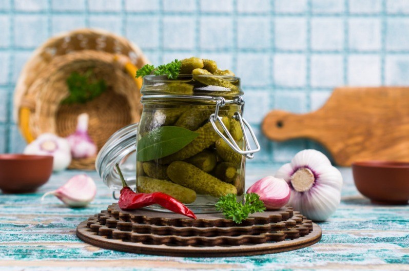 Ako svaki dan jedete kisele krastavčiće, u telu kreće „čistka“: Gastroenterolog otkriva šta se zaista dešava u crevima