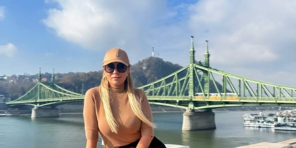 POSLE 20 GODINA BRAKA PROGOVORILA O RAZVODU Pevačica iskrenija nego ikada: "Što ja ne bih našla mlađeg, lepšeg i boljeg?"  