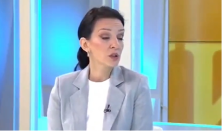 LETI PERJE NA BLOKADERSKOJ TELEVIZIJI! Marinika kipti, ušla u sukob sa voditeljkom: "Kome da se sklonimo? Lomparu i Bakiću?" (VIDEO)