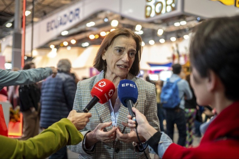 DIREKTORKA FITUR-A POSETILA ŠTAND SRBIJE Ministar Mali: Još snažniji nastup 2027. godine