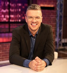 SESTRA POZNATOG VODITELJA ZAVRŠILA U ZATVORU Otac je se odrekao preko novina, a oglasio se i on