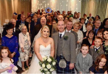 MISTERIJA MUŠKARCA SA SVADBENE FOTOGRAFIJE Godinama su se pitali ko je to, a onda je istina isplivala na videlo 