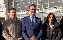 SA OSMEHOM ISPRED ŽELEZNIČKE STANICE! Prebilič stao uz blokadere, nikada njima nije ni bilo do žrtava